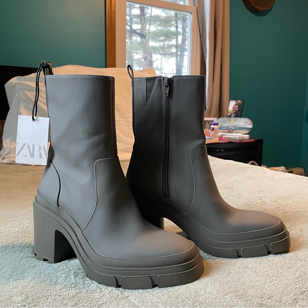 Zara Women's Chunky Platform Ankle Boots in Gray
